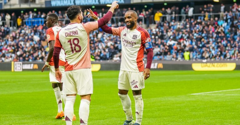 “He’s unplayable”, Lacazette praises one of his partners!