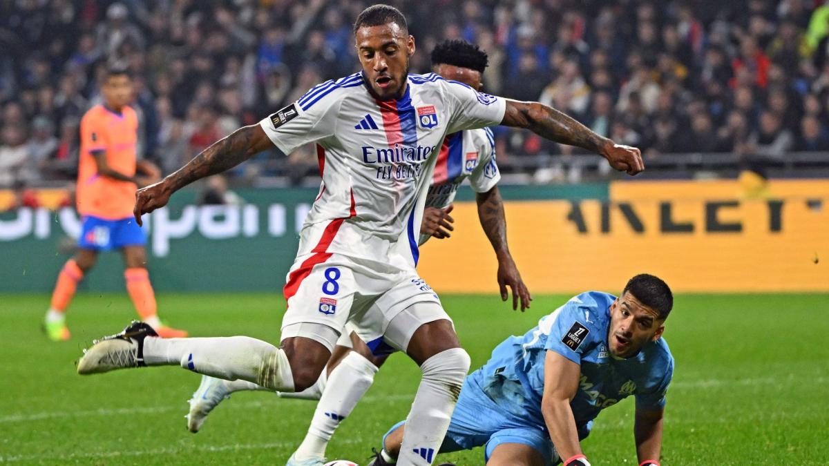 EdF: OL campaigns for Corentin Tolisso