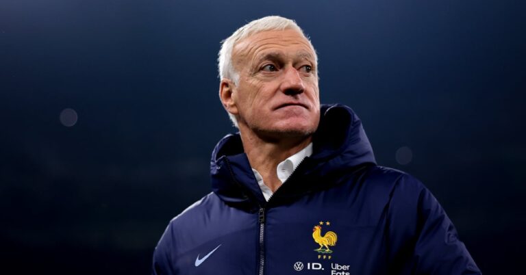 Giroud lets loose on Deschamps
