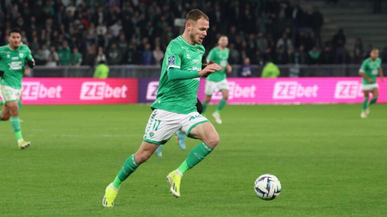 Irvin Cardona will come back on loan to Saint-Etienne