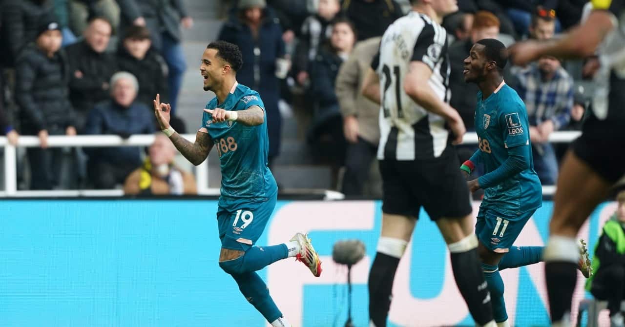 Justin Kluivert hurts Newcastle