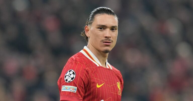 Nunez fired by Liverpool legend
