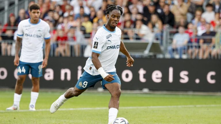 OM: agreement almost reached for the departure of Elye Wahi to Frankfurt!