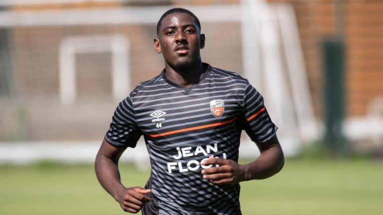 PSG: an English club offers €750,000 for Ayman Kari
