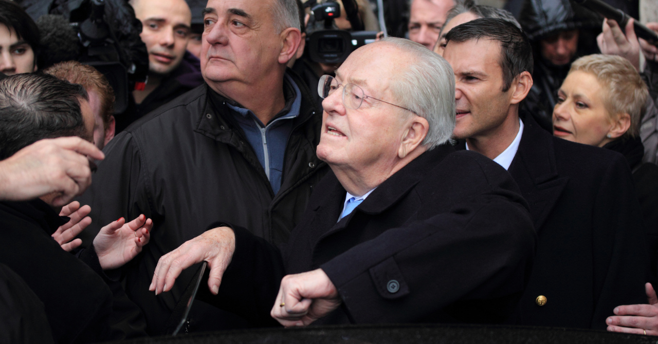 Supporters of an Italian club pay tribute to Jean-Marie Le Pen