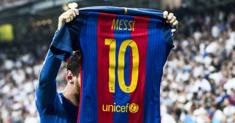 Messi, it's official