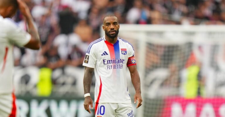 A tricolor international to replace Lacazette in Lyon