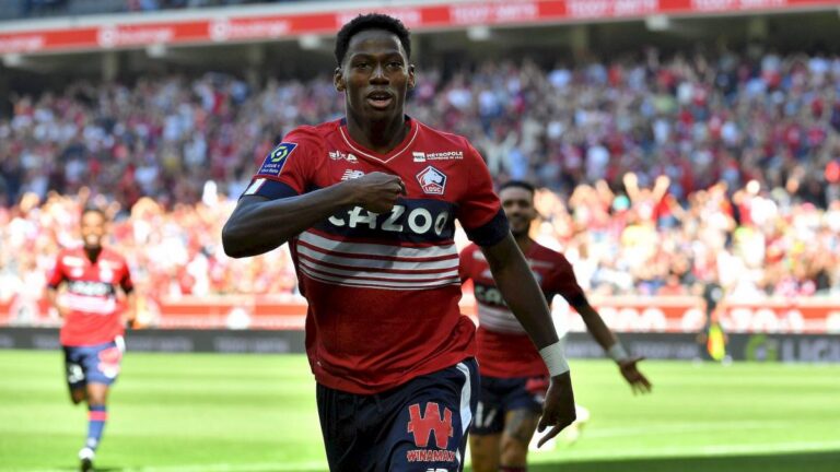 Jonathan David on the tablets of a Premier League club