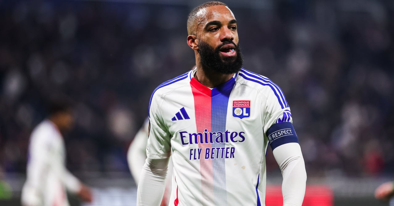 Lacazette, the tile before Paris
