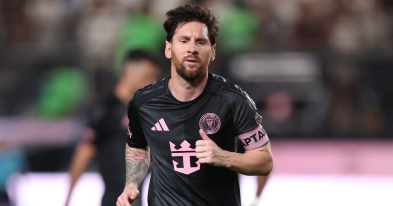 Messi, it's official