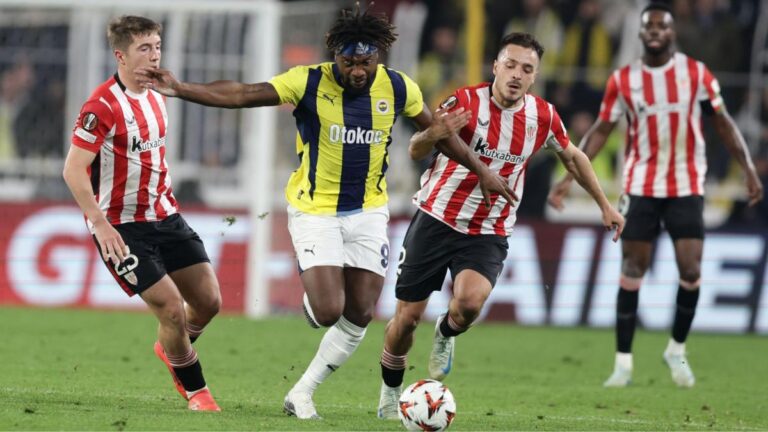 Naples completed the arrival of Allan Saint-Maximin