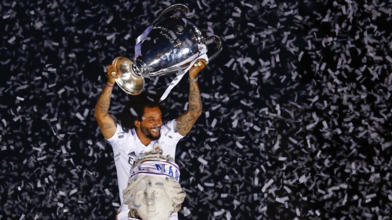 Real Madrid: Marcelo reacts after the tribute of Bernabéu
