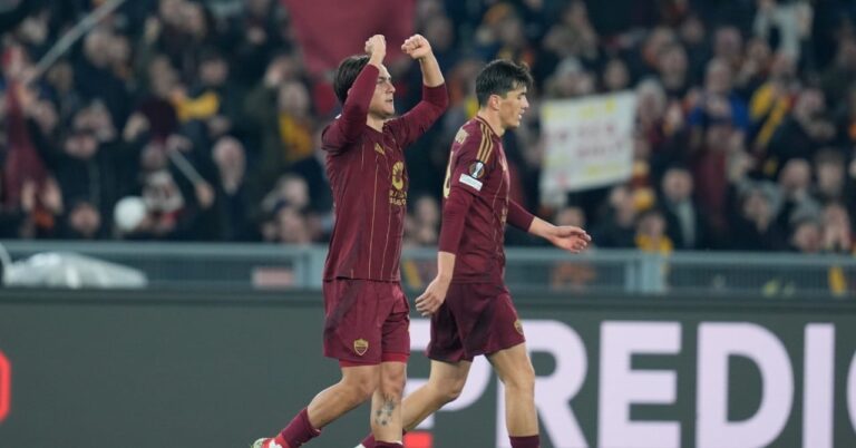 Roma restores colors to Italy