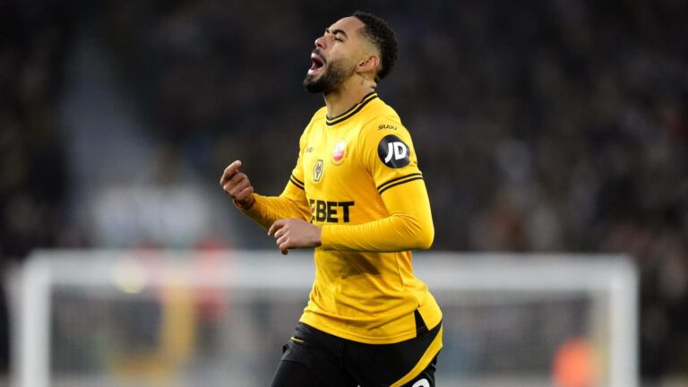 Wolverhampton offers Aston Villa and leaves the red zone