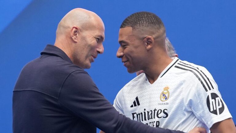 Zinedine Zidane is already preparing his arrival at the head of the French team