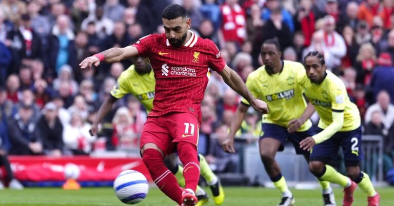 Liverpool overturns Southampton and comforts its leading place