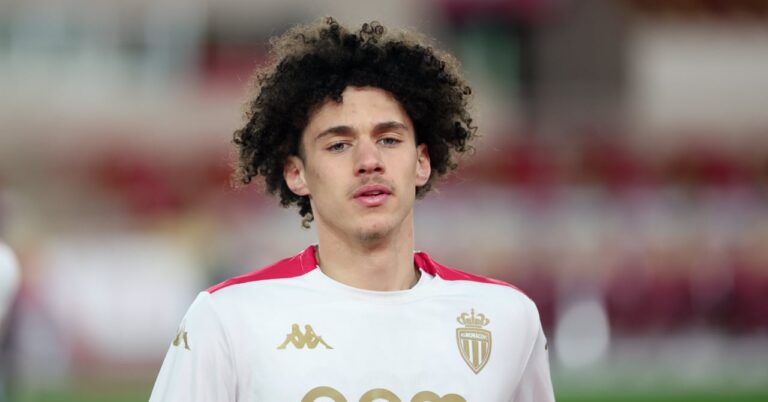 Akliouche evokes the PSG rumor
