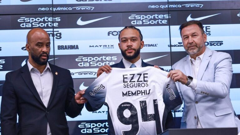 Corinthians: Memphis Depay caused a big fight