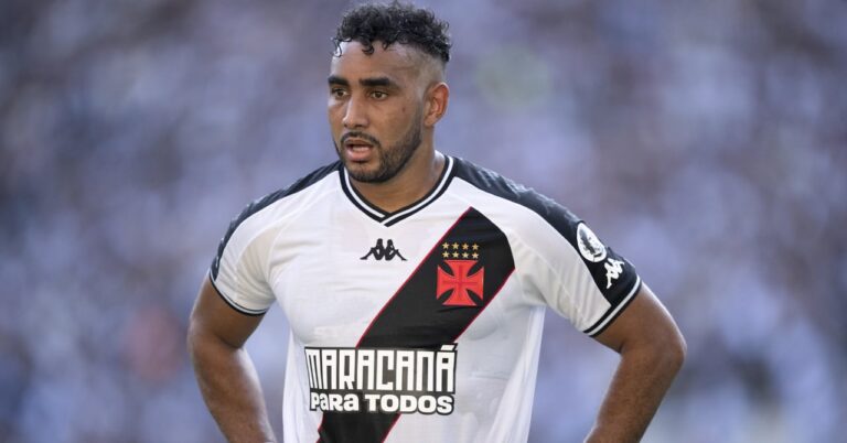 Dimitri Payet accused of adultery by a Brazilian!