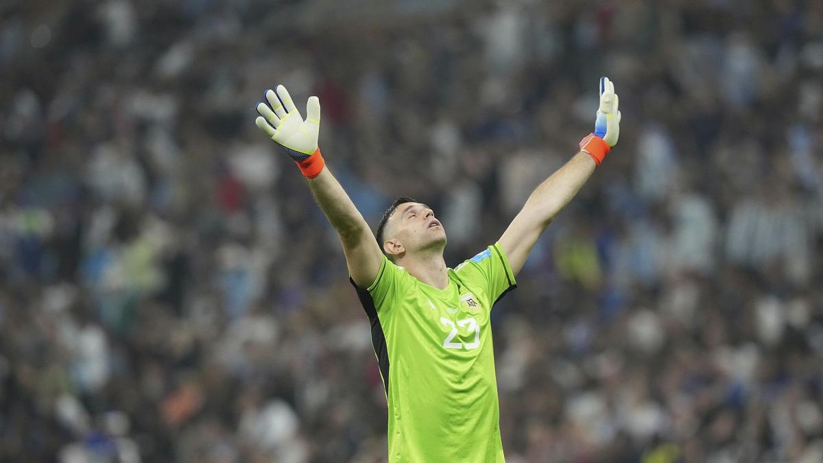 Emiliano Martinez is ready to face the Parc des Princes
