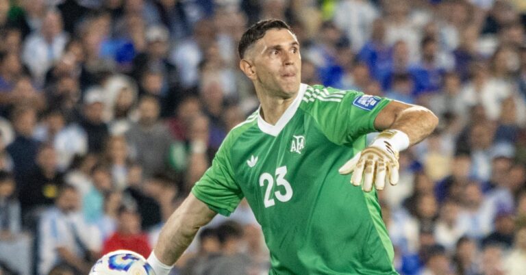 Emiliano Martinez pays Brazilians