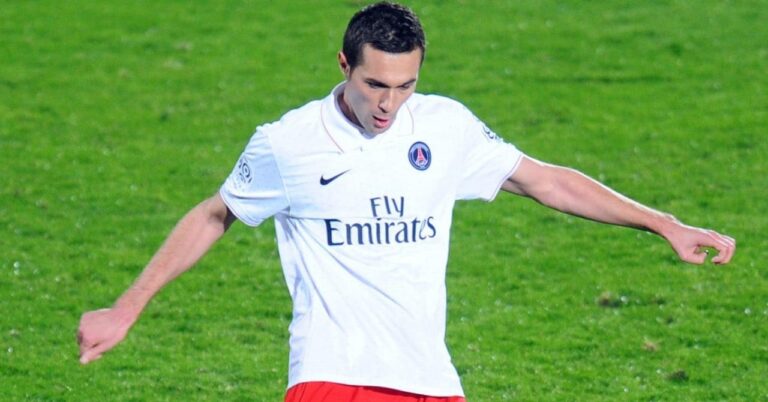 Former PSG player, he works in a supermarket