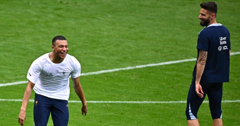 Giroud Fatalist compared to Mbappé