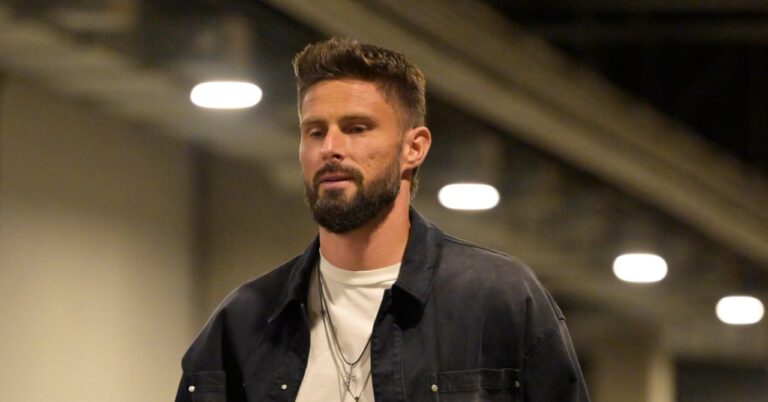 Giroud confirms for Pogba!
