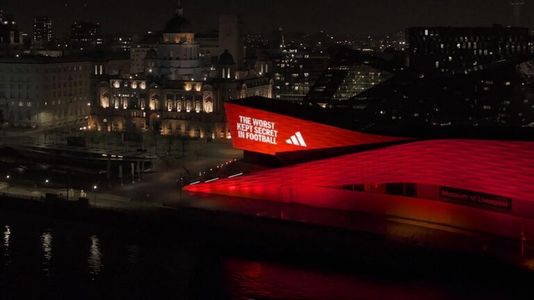 Liverpool formalizes his change of equipment supplier!