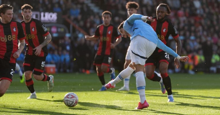 Marmoush saves City!