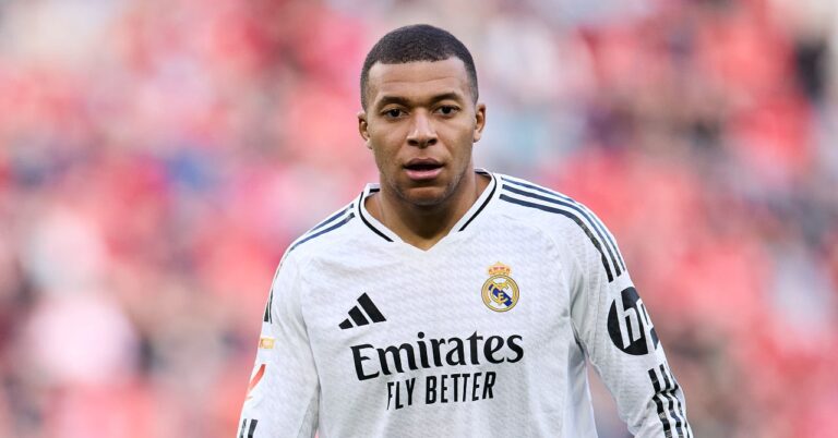 Mbappé finds the eleven… and the goal?