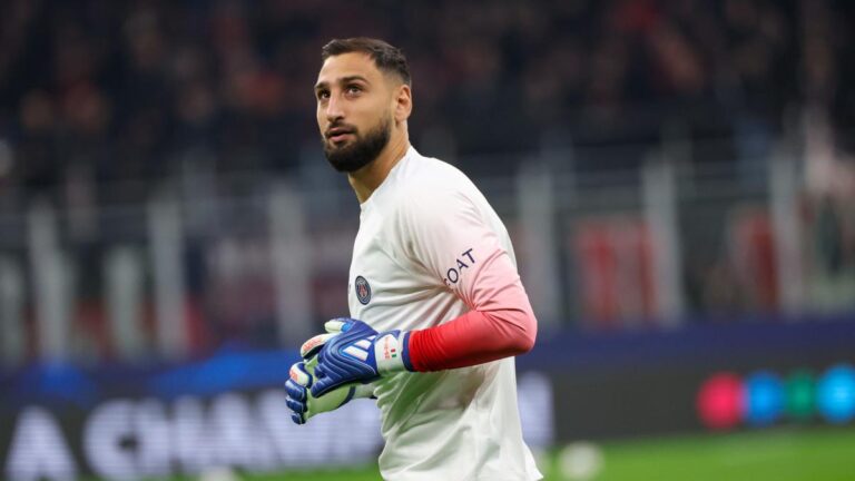 PSG: Daniel Riolo dezangues Gianluigi Donnarumma