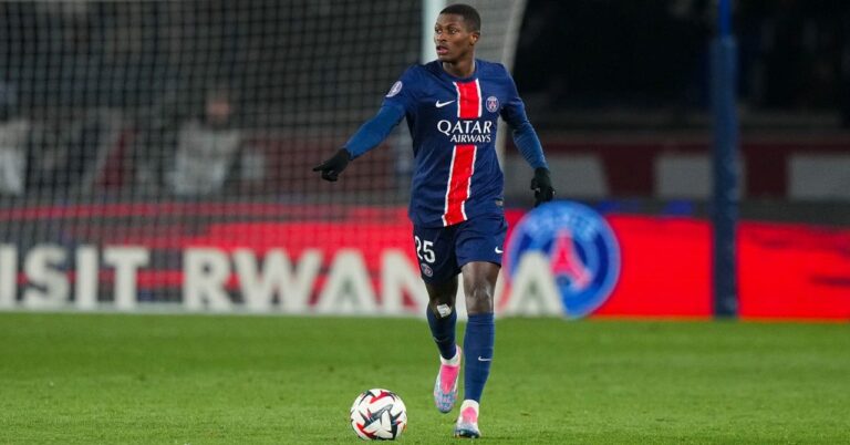 PSG, a legend of the Club Fan de Nuno Mendes!