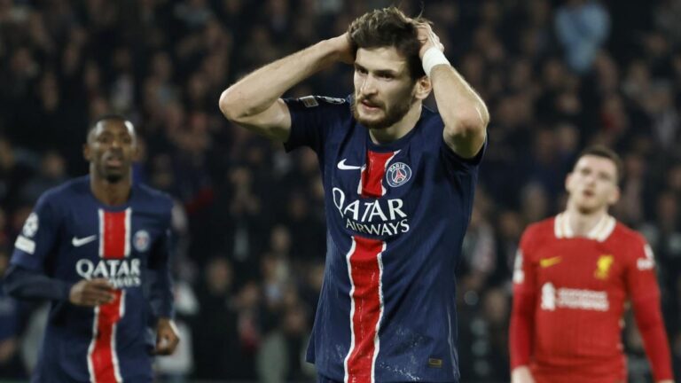 PSG: the disappointed reaction of KVaratskhelia