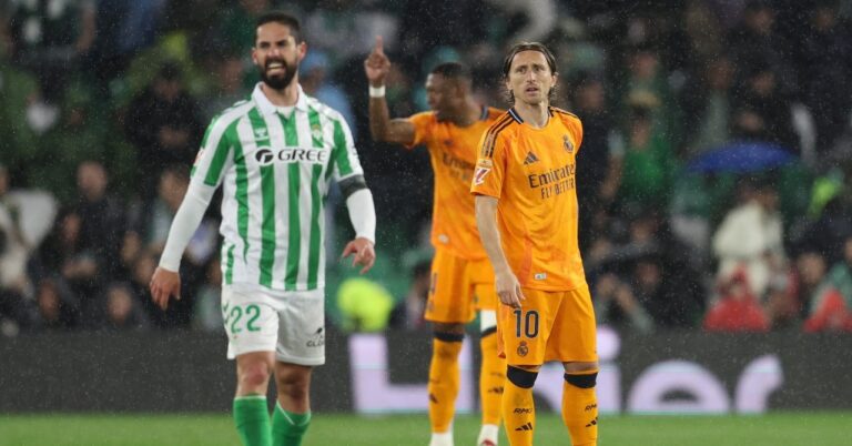 Real falls in Seville, Betis is offered the Madrilenian scalp