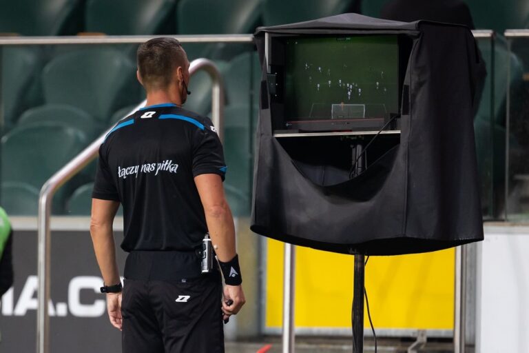 The announced end of the Var