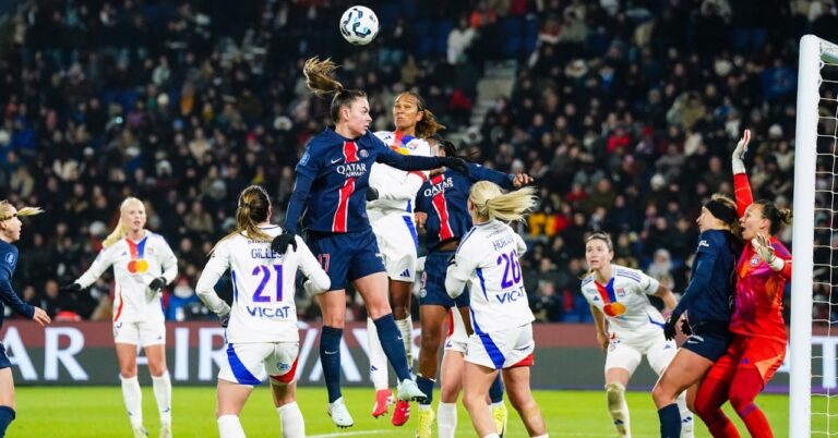 Top 10 and average wages in female D1