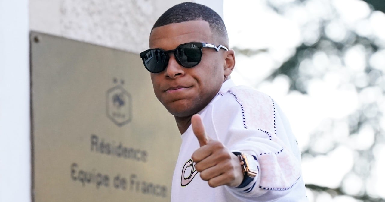Mbappé cracks a TV presenter