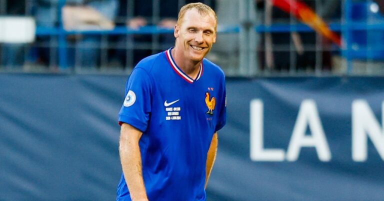 Did Jérémy Mathieu really become a seller at Intersport?