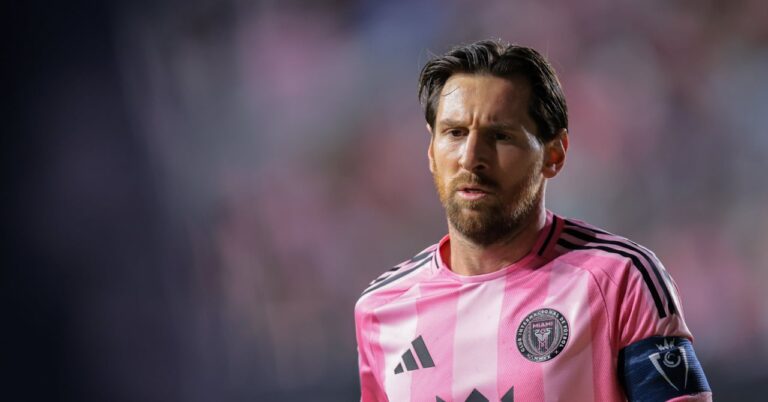 Lionel Messi, it's official
