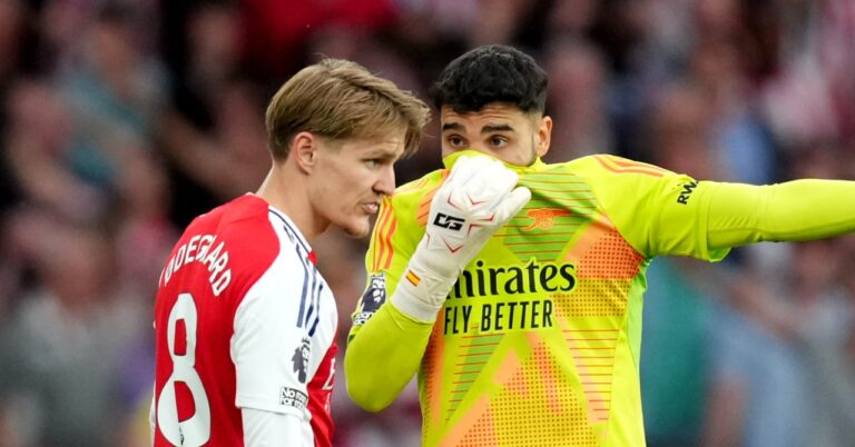Arsenal still holds in the Premier League
