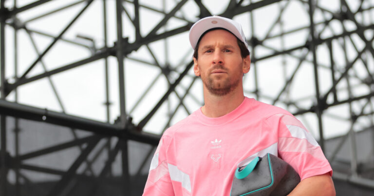 Lionel Messi, it's official