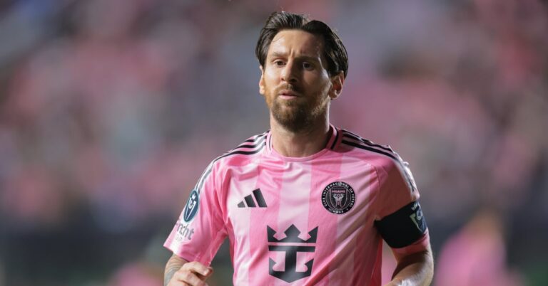 Lionel Messi, the shattering announcement