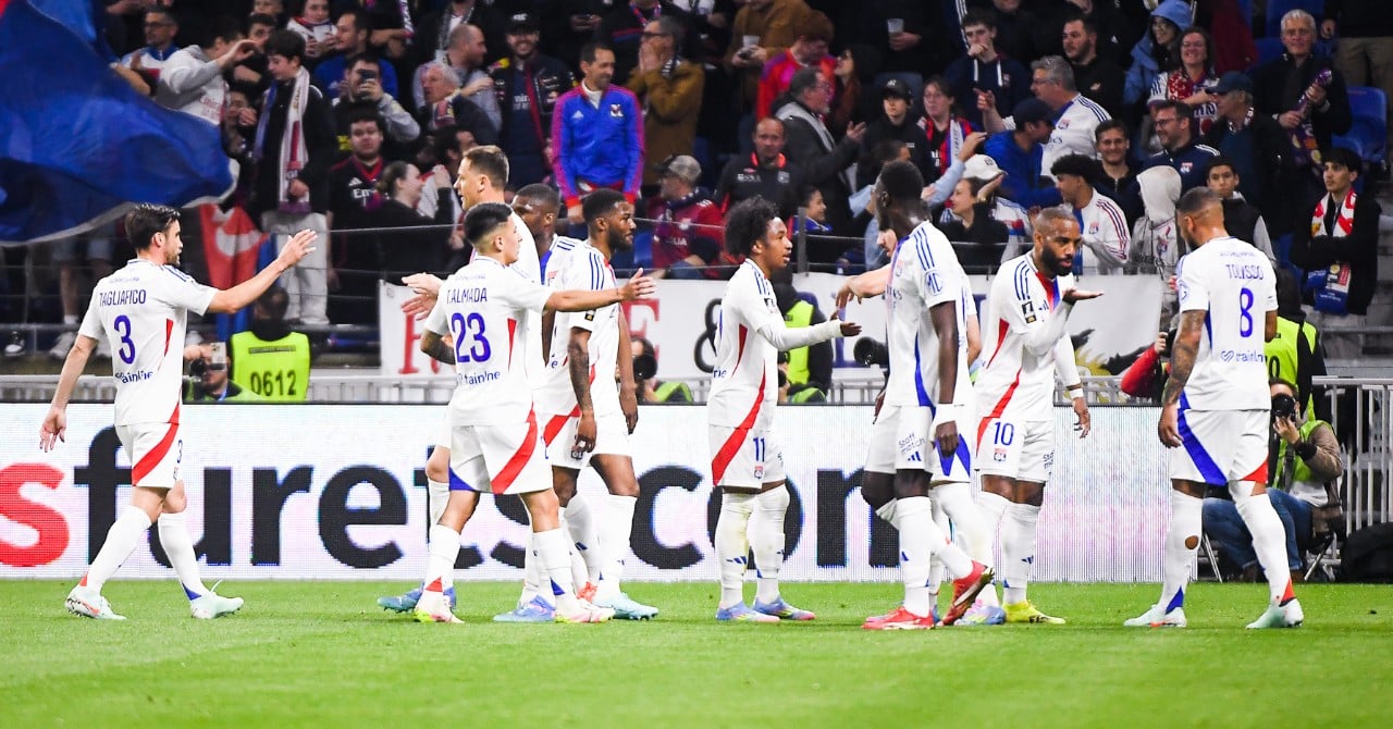 Lyon bites again