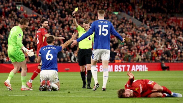 PL: The incredible tackle of Tarkowski on Mac Allister