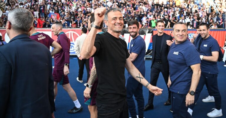 PSG, for supporters it's Luis Enrique the best!