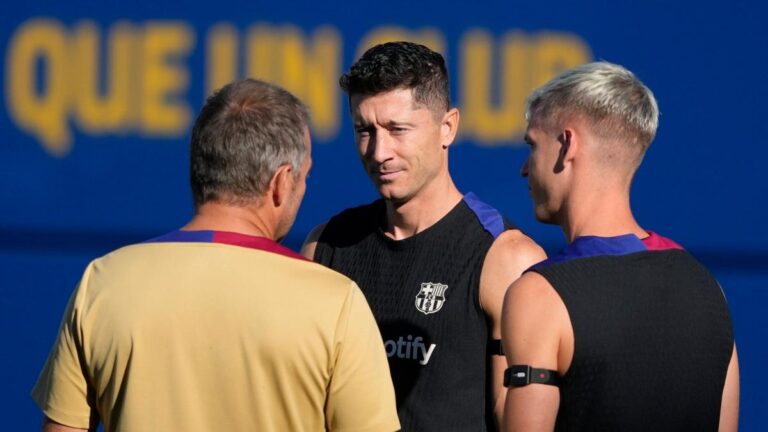 Robert Lewandowski absent about three weeks