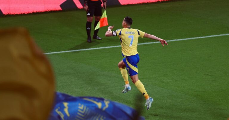 Ronaldo slams a double with Al-Nassr! (video)