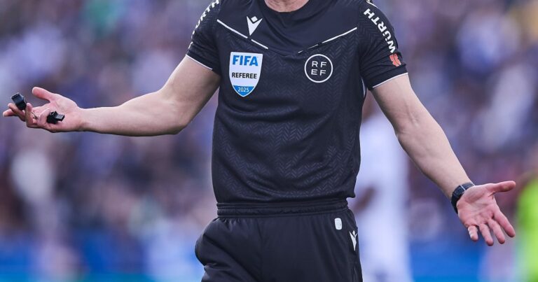 The FFF flies to the aid of the referees