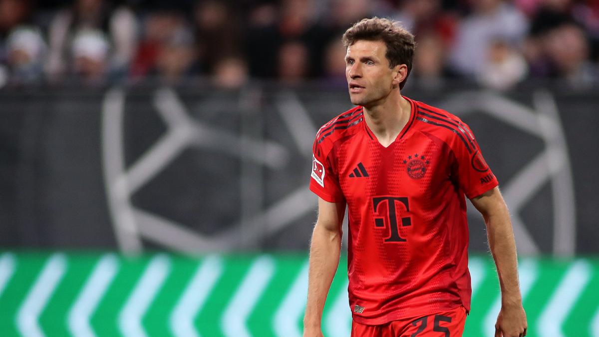 Thomas Muller Recadre Sèèment a journalist